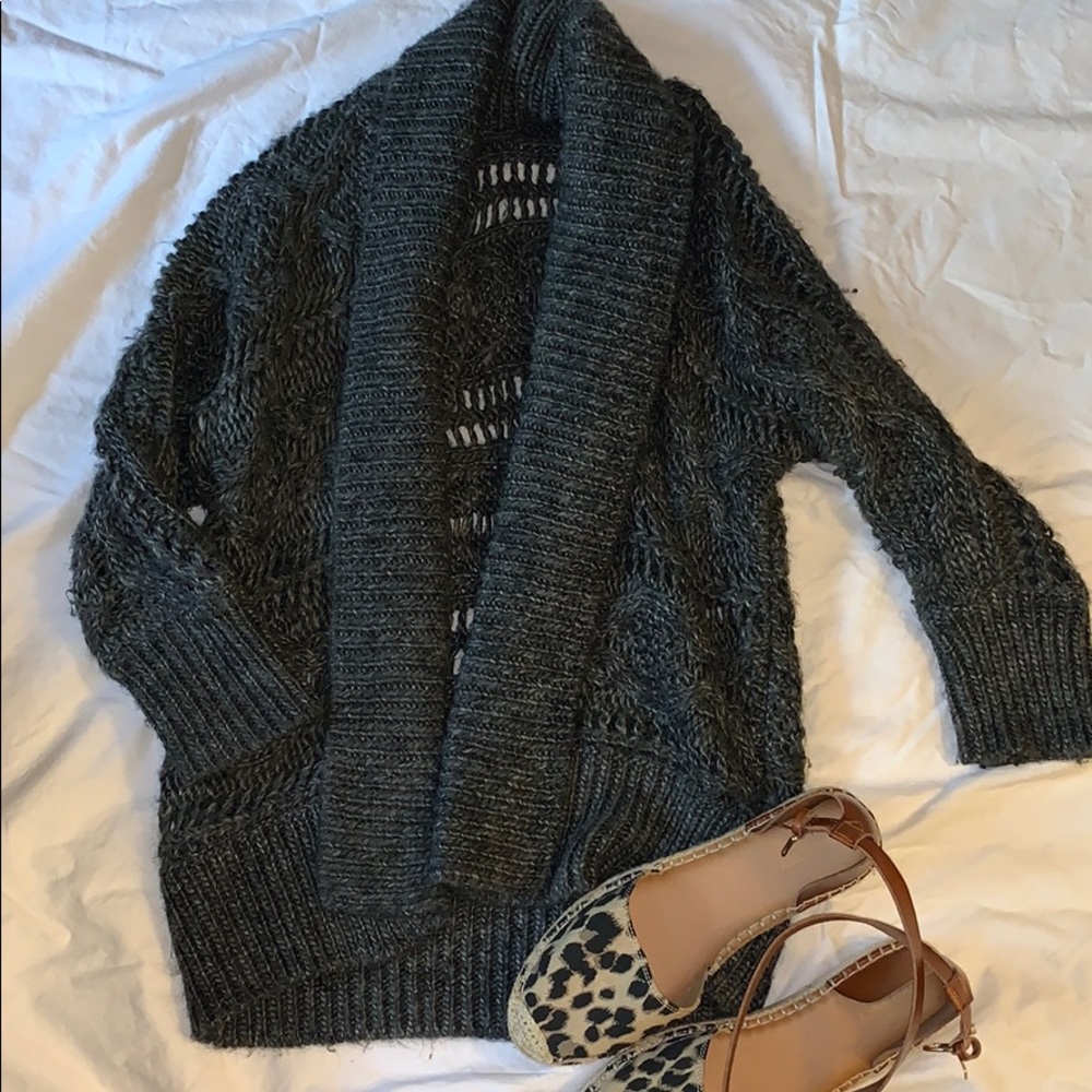 Sweater cardigan/shaw